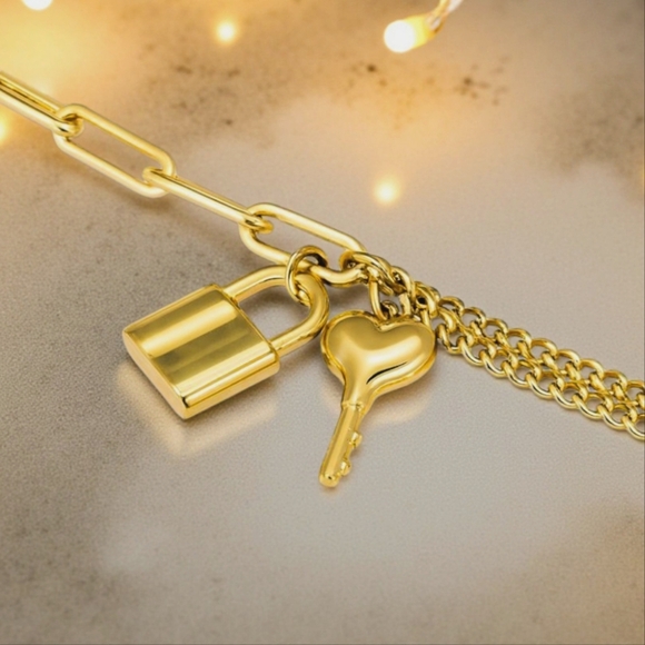 🆕️ Minimalist Padlock Heart Key Bracelet 18K Gold Plated Stainless Steel - Picture 9 of 11